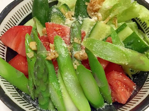 ニンニクドレッシング 野菜サラダ ♪